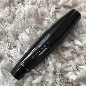 Doucce black maxlash volumizer Mascara Black new